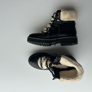 Tommy Hilfiger Black Winter Boots with Cream Fur